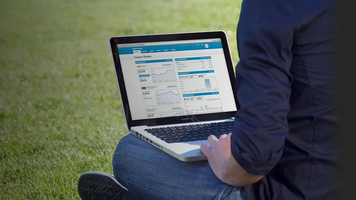 Campul de batalie unde smartphone-ul capituleaza in fata laptopului