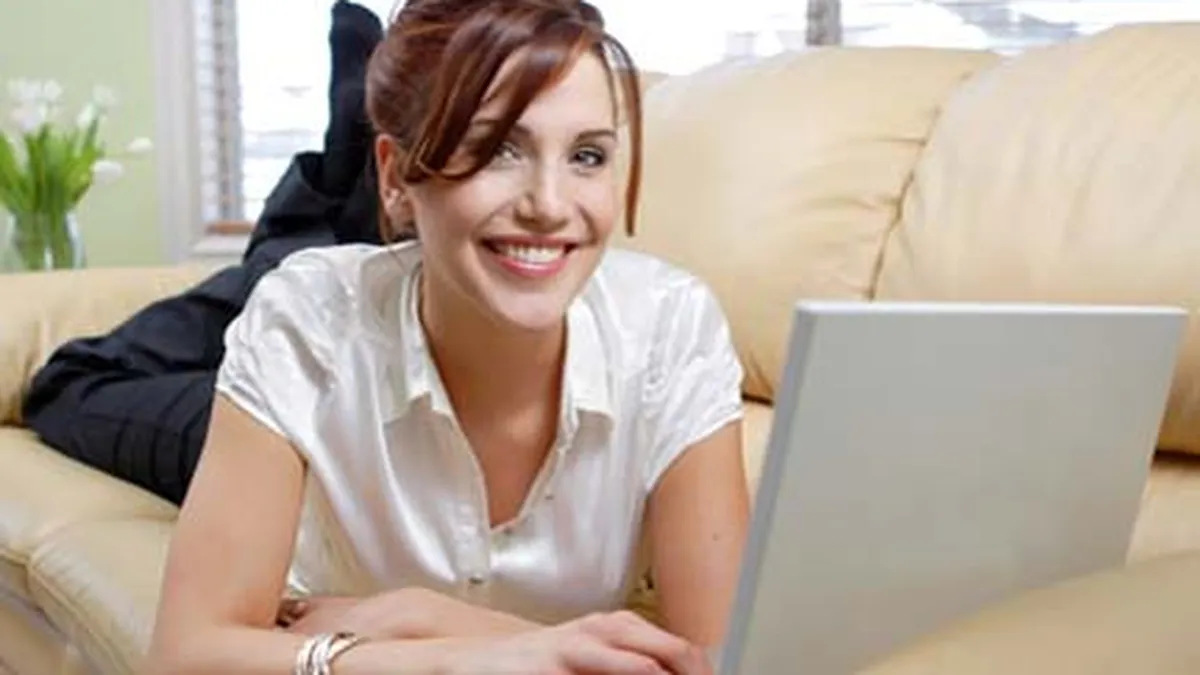 Cel mai fain job din lume: Lucrezi de acasa si castigi 1.000 dolari pe luna