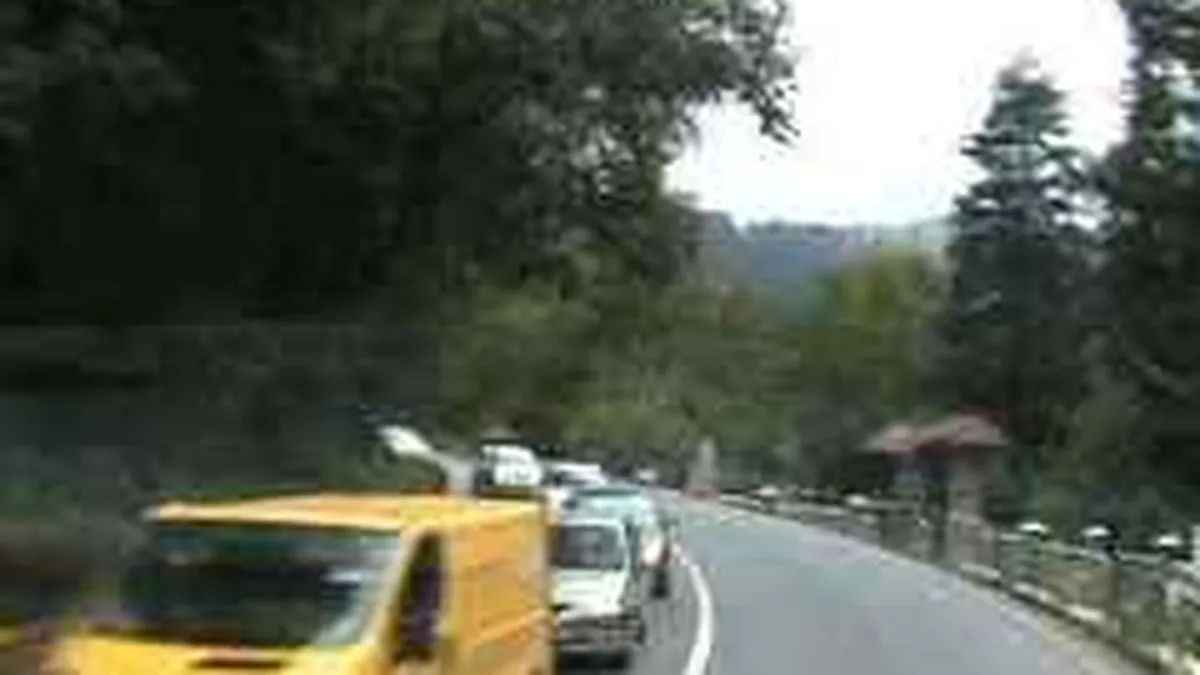 Drumul anevoios catre munte: Aglomeratie pe DN 1, in Valea Prahovei