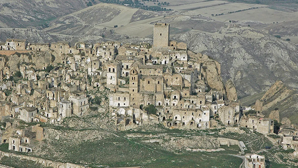 Cel mai frumos oras abandonat din lume