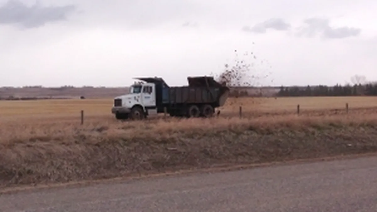 LAPAR: Fermierii nu sunt capitalizati, nu au spatii de depozitare si vand la capatul lanului