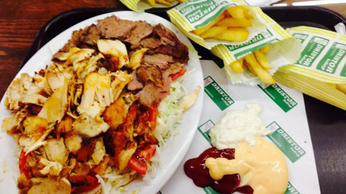 Istoria shaormei de marca: Hipnoza Dristor intr-o piata salbatica