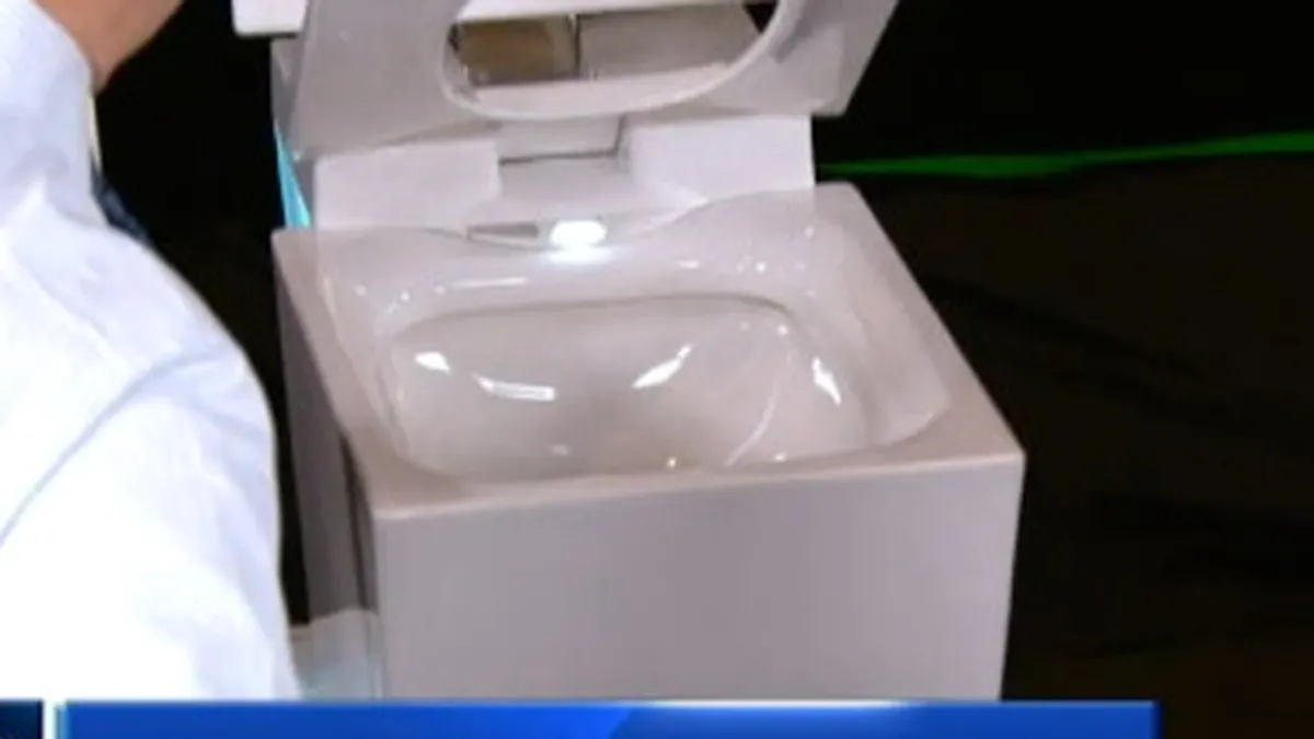 Toaletele intra in secul 21 (Video)