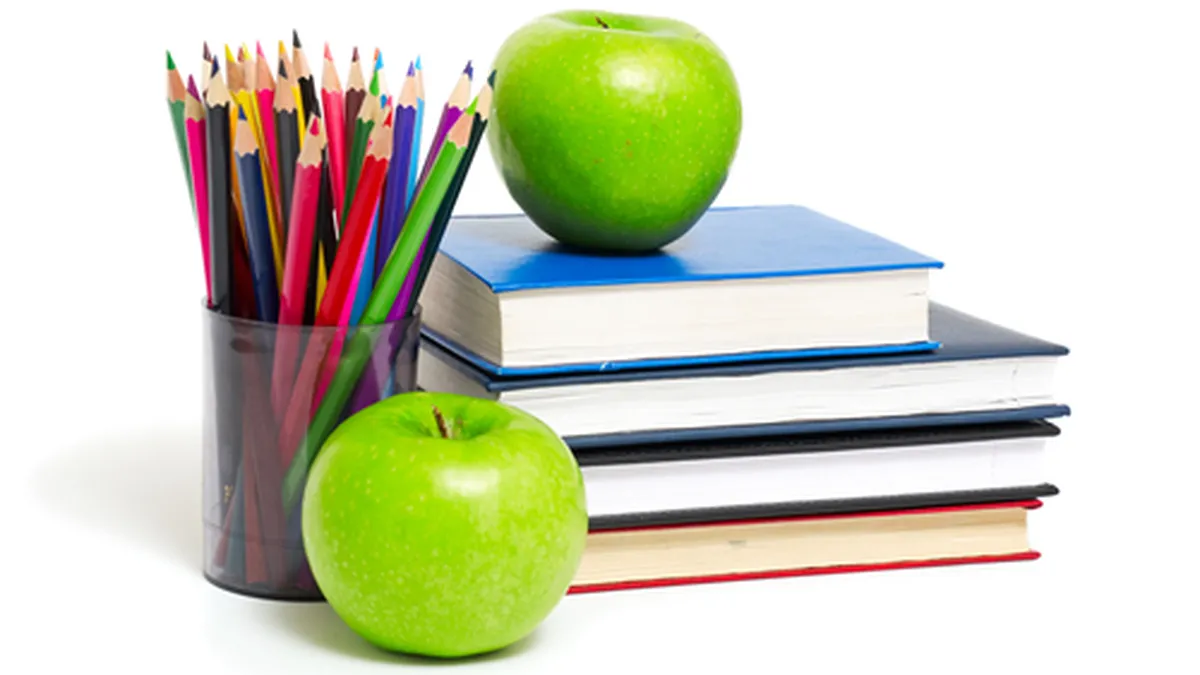 Uniunea Editorilor: Ministrul Educatiei renunta la manuale noi pentru viitorul an scolar