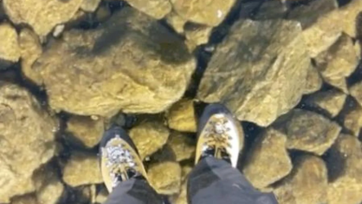 Minunea din Muntii Tatra: Locul unde poti merge pe apa (Video)