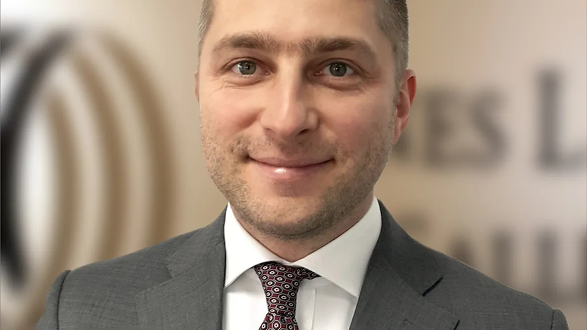 JLL a recrutat un specialist de la Colliers pentru functia de Business Development Director