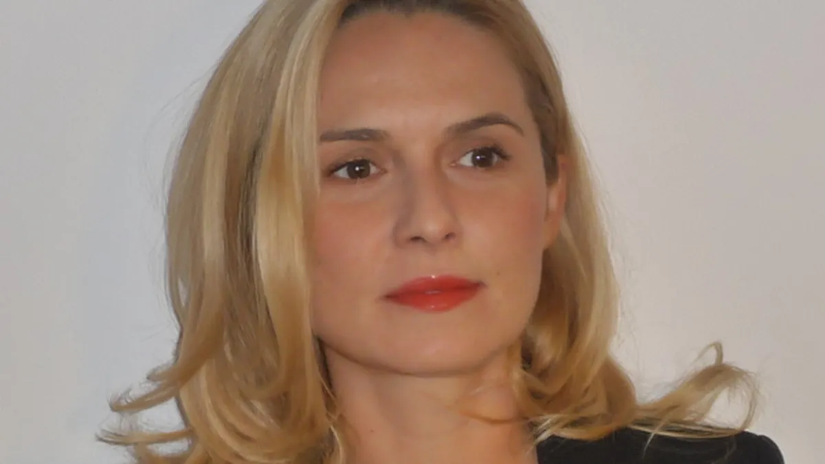 De la banking la medicina: Povestea romancei care vrea sa elimine granitele in tratarea cancerului