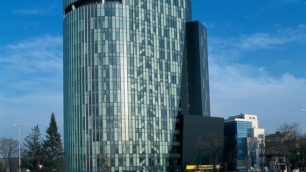 Regina Maria a inchiriat 1.500 mp in Charles de Gaulle Plaza