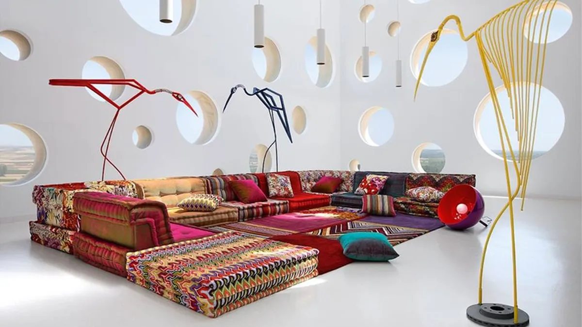 Cei doi romani care vor sa vanda mobilier de lux frantuzesc de 1 milion de euro in primul an de la deschiderea francizei