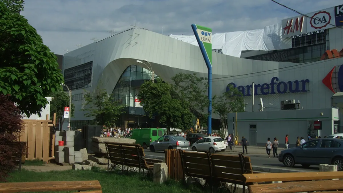 Cand e gata pana la urma cel mai mare si mai grabit mall din Romania? (Galerie Foto)