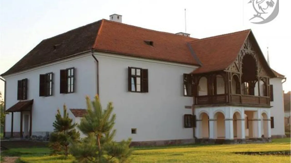 Misterele Castelului Daniel de la Talisoara - lebada alba, frescele si camera secreta