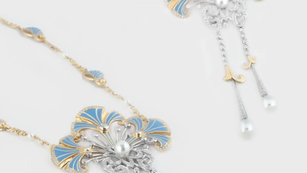 Joc de sah si bijuterii inspirate de lumea azteca, scoase la licitatie