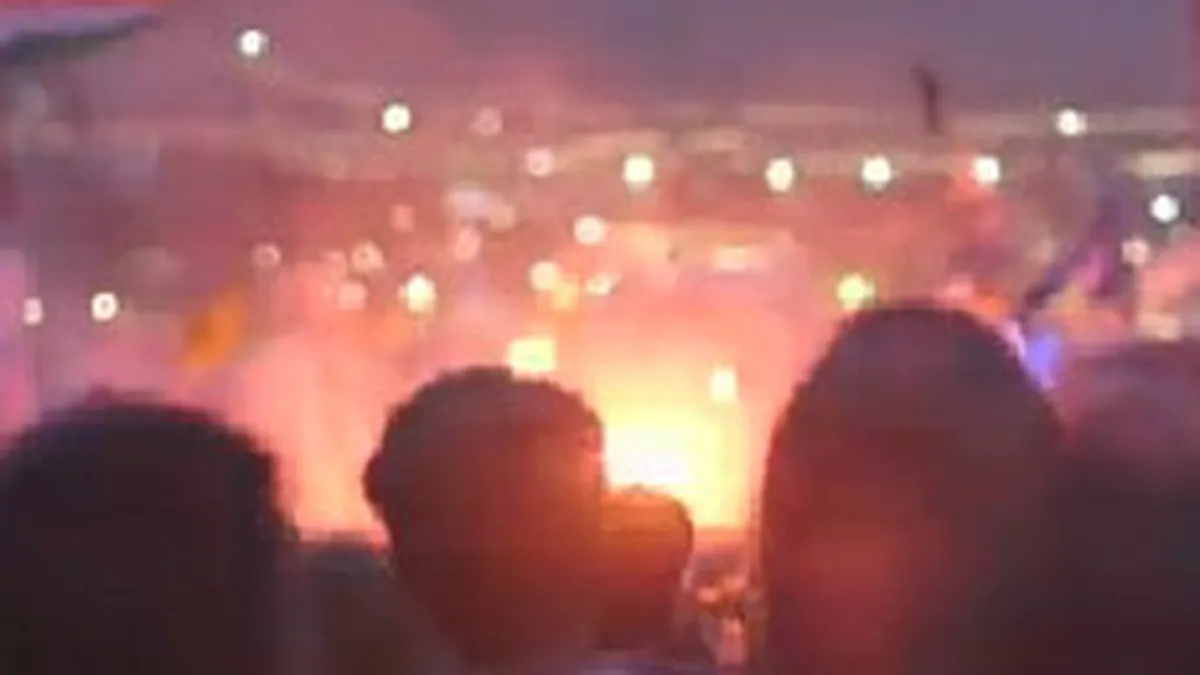 Festival de muzica din UK, sold out in primele 25 de minute. Cat costa cazarea la cort de lux