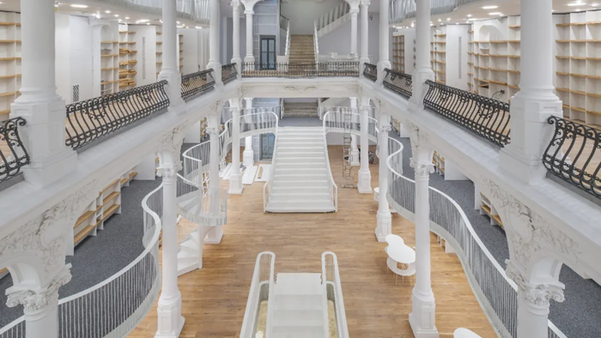 Libraria Carturesti si Stejarii Country Club, printre cele mai bune lucrari noi de arhitectura din Romania