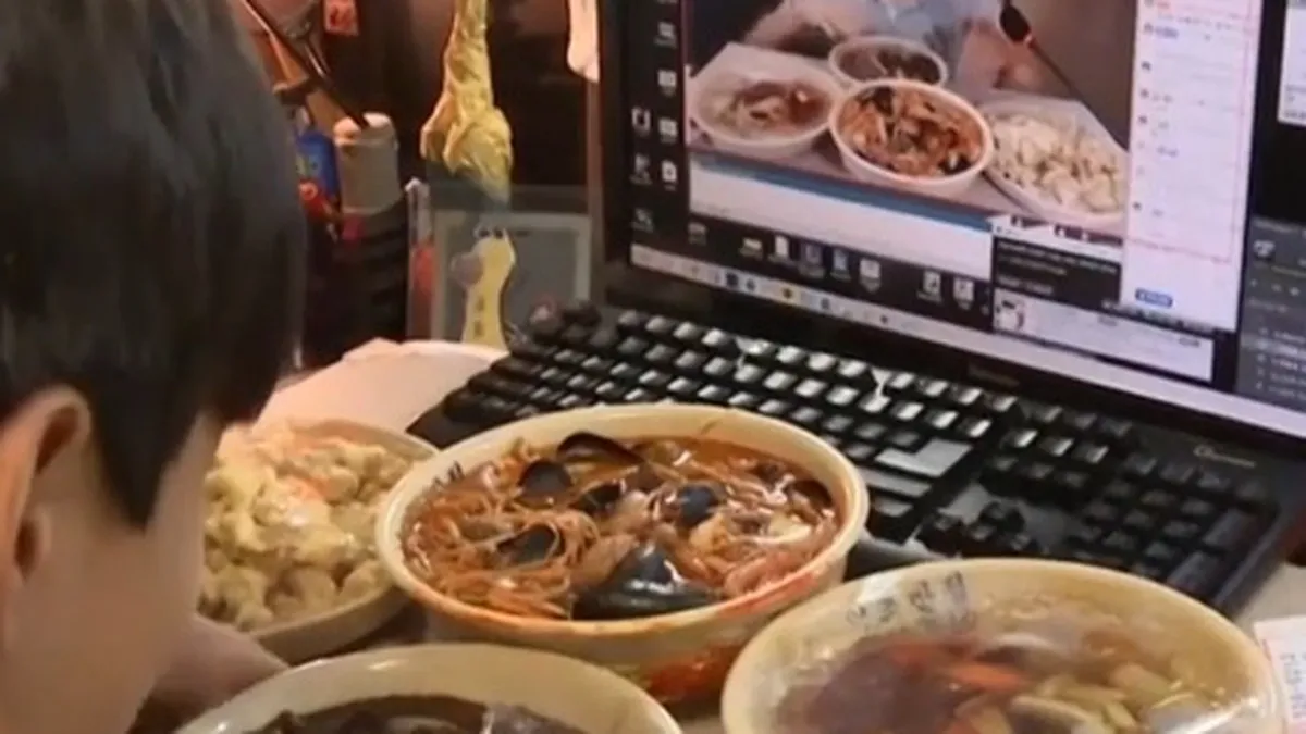 Mukbang, fenomenul online care i-a cucerit pe tinerii sud-coreeni (Video)