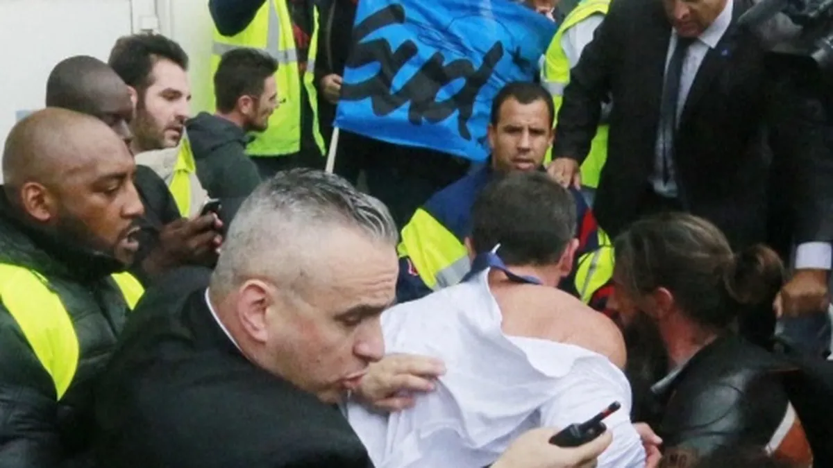 Modurile socante, dar eficiente in care protesteaza francezii: Isi rapesc sefii sau le sfasie hainele