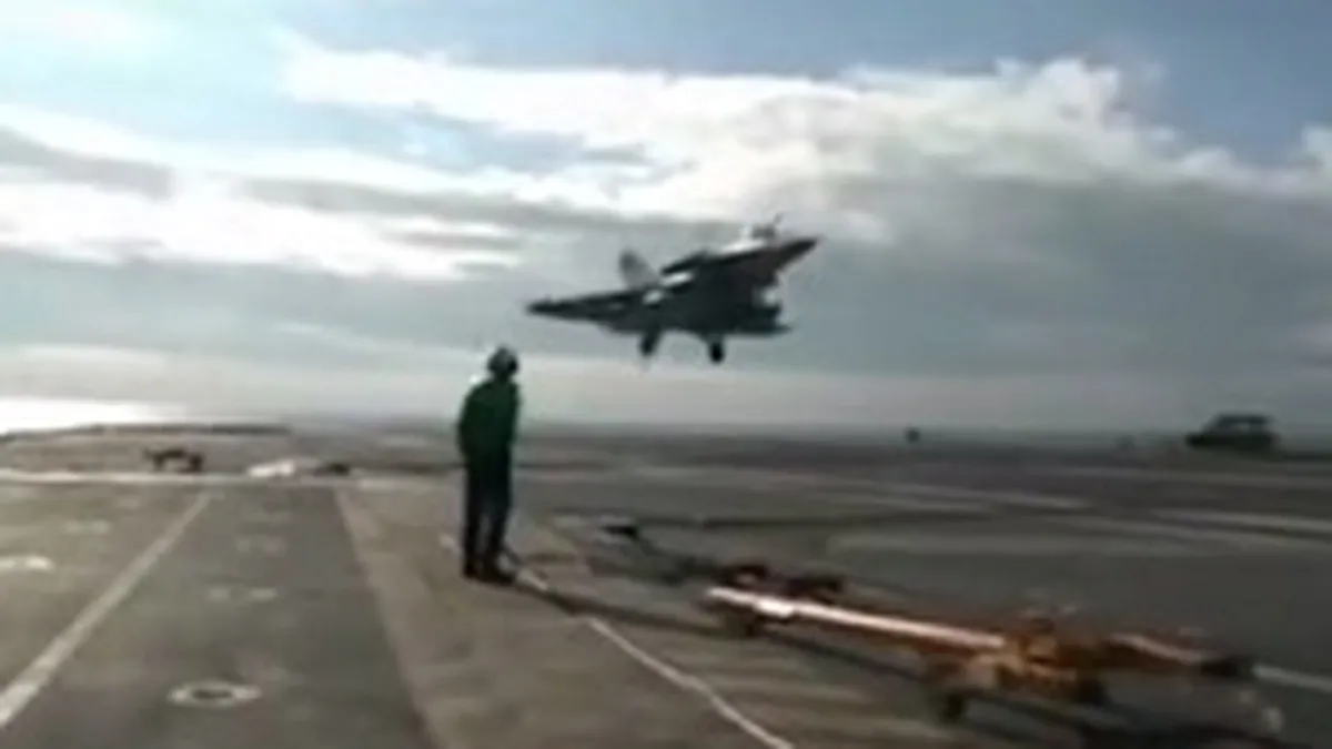 Cea mai puternica arma trimisa de Franta impotriva ISIS (Video)