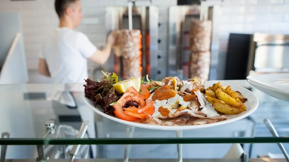 Shaorma cu fructe de mare: Fondatorul SeaFood Shaorma vrea sa mai deschida 2 restaurante in Bucuresti anul acesta