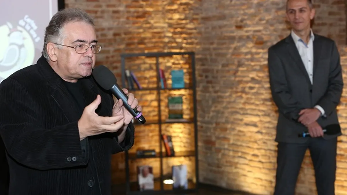 Criticul literar Dan C. Mihăilescu va prezenta online emisiunea Cartea de la ora 5