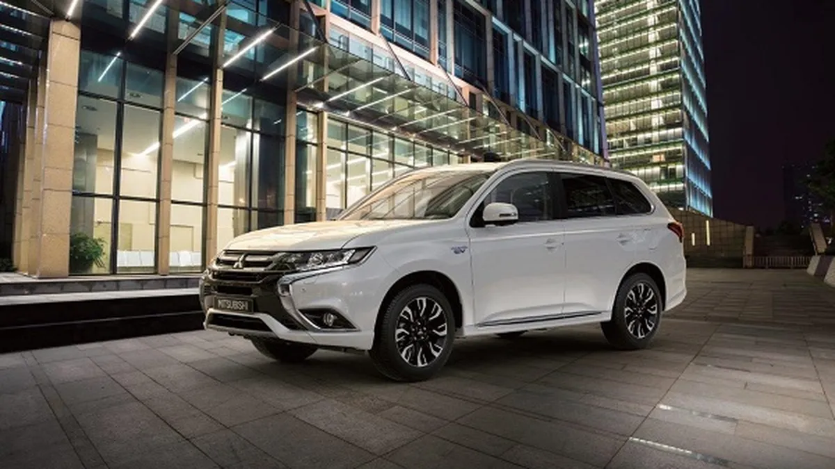 Mitsubishi Outlander MY16 si Outlander PHEV MY16 disponibile la test drive
