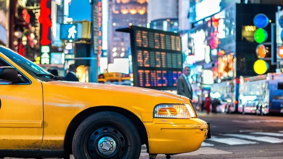 Cat costa o cursa taxi de la aeroport catre centrul capitalelor