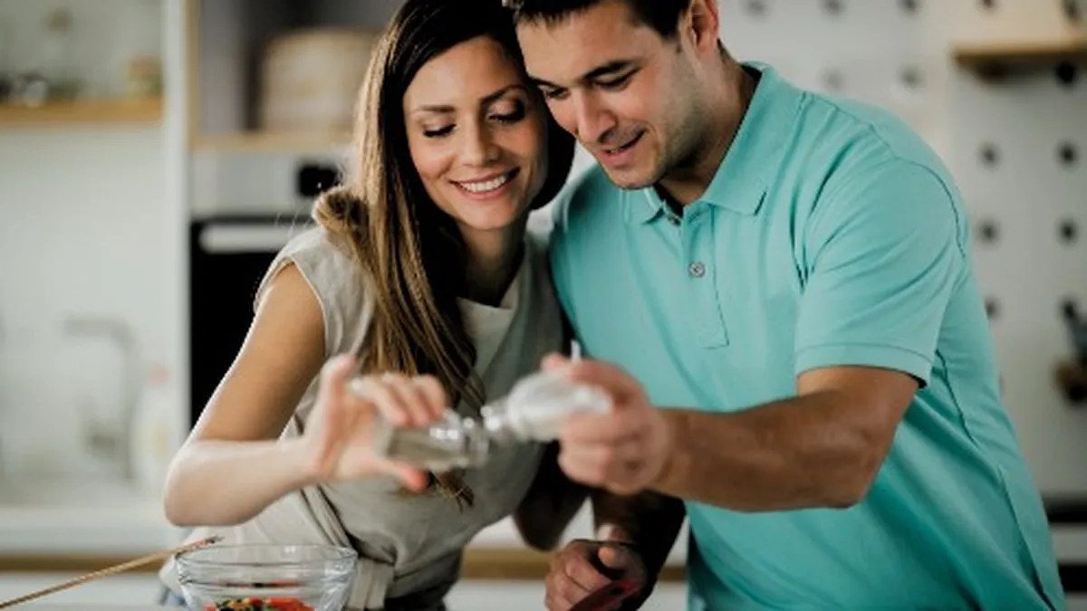 Studiu: Pandemia a crescut consumul de alimente sanatoase si romanii au gatit mai mult acasa