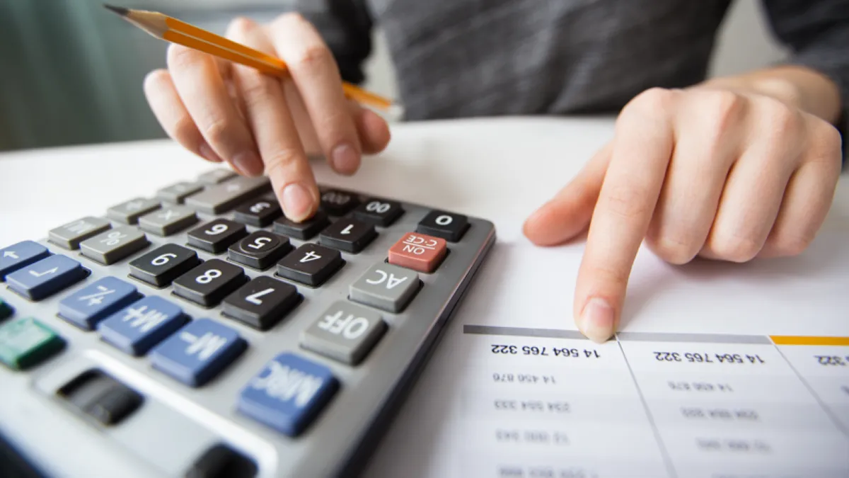 Ministerul Antreprenoriatului și Turismului începe dezbaterea pentru schema de ajutor în cazul HoReCa. Ce implică acest lucru pentru români