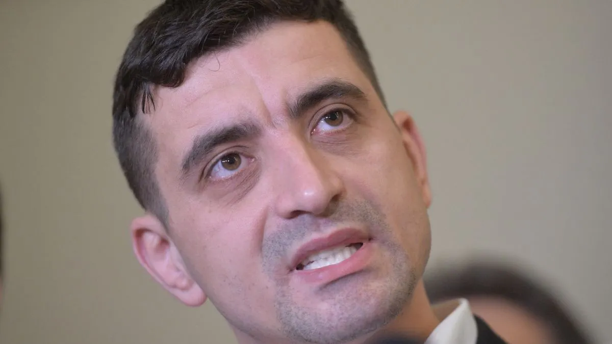 George Simion săltat de mascați la 3 dimineața. Liderul AUR începuse protestul cu trei zile mai devreme