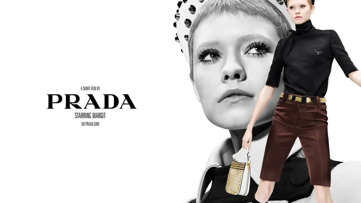 Brandul de lux Prada preferă mâna ieftină de lucru din România. Compania a deschis o nouă fabrică la noi în țară