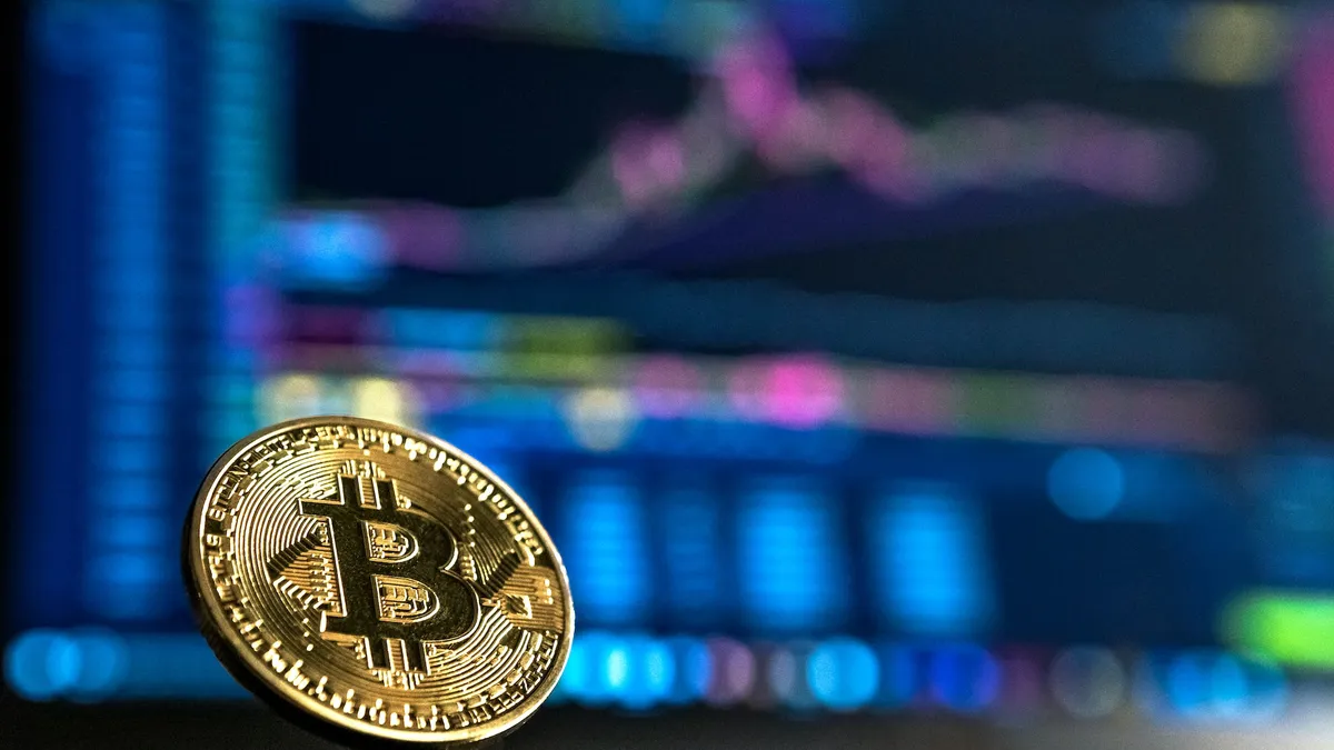 Mare surpriză în piața crypto! Când ar putea ajunge un Bitcoin la 100.000 de dolari