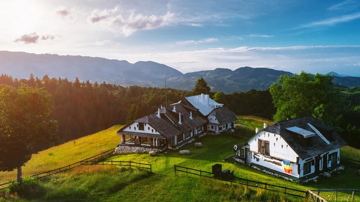 Pensiunile renunță să mai servească masa şi se gândesc să opereze concedieri pentru a face față costurilor în creştere