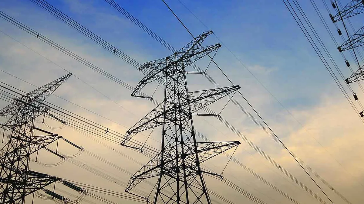 Românii au început să strângă cureaua.  Consumul de energie a scăzut cu 8% în septembrie