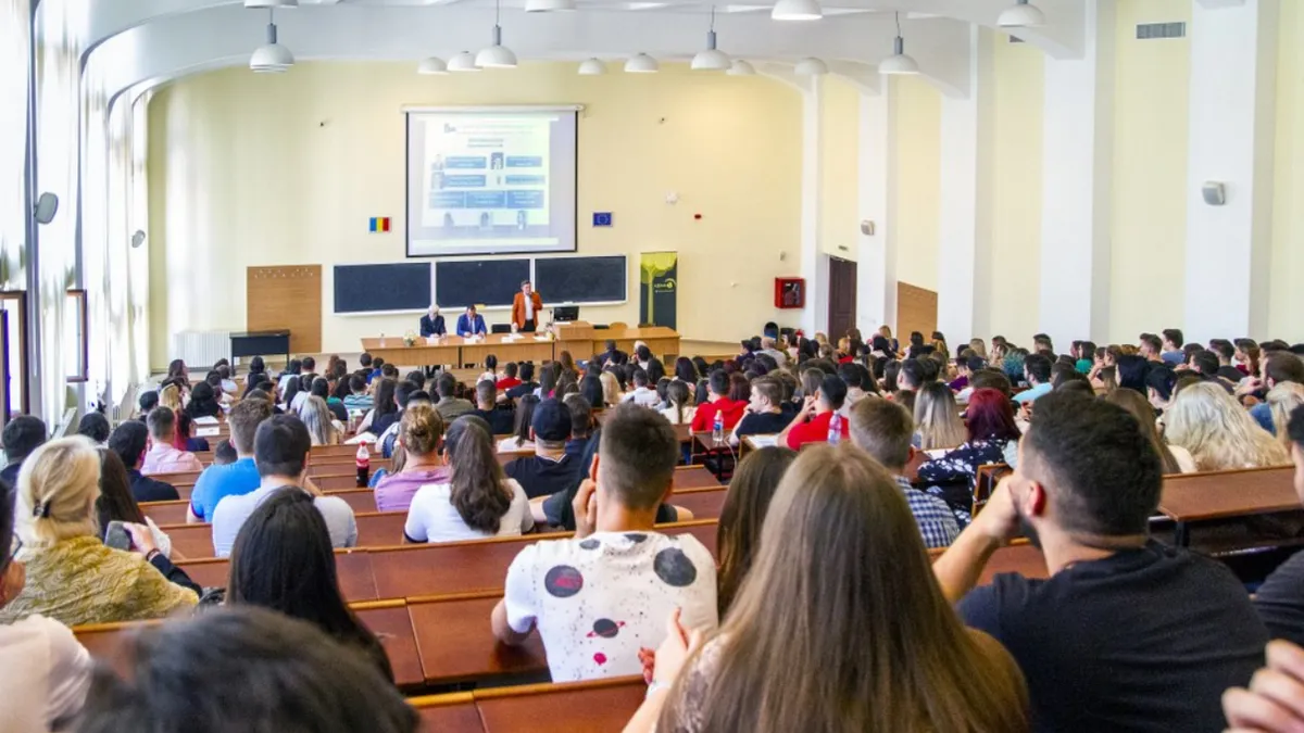 Tinerii „pierd” 3 ani din viață în facultăți care nu le mai asigură nicio meserie. Cei care reușesc să lucreze în domeniile în care s-au pregătit nu depăsesc 30%