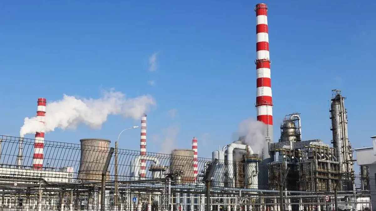 Lukoil închide rafinăria din Italia. Ce alternative au găsit rușii