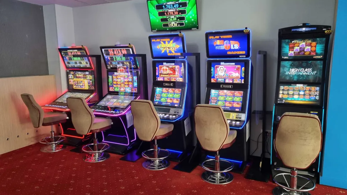 Cu actele la cazino! Românii ar urma să fie obligați să își dea datele păersonale înainte să poată paria la jocurile de noroc