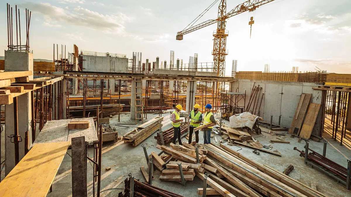 ITM a aplicat amenzi de 900.000 de lei pe șantierele din București, în numai trei zile. Motivul: Angajații lucrau fără contract de muncă