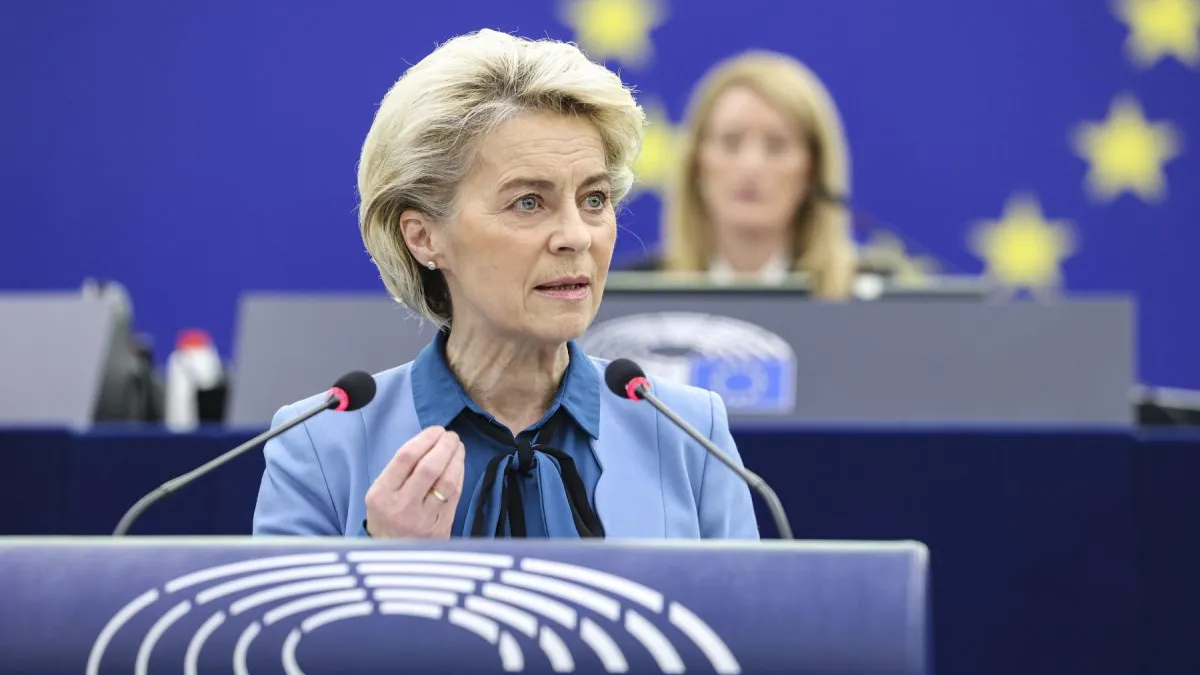 Ursula von der Leyen, sprijinită MASIV în Parlamentul European. Moțiunea de cenzură a fost respinsă. Primul mesaj din partea președintei CE