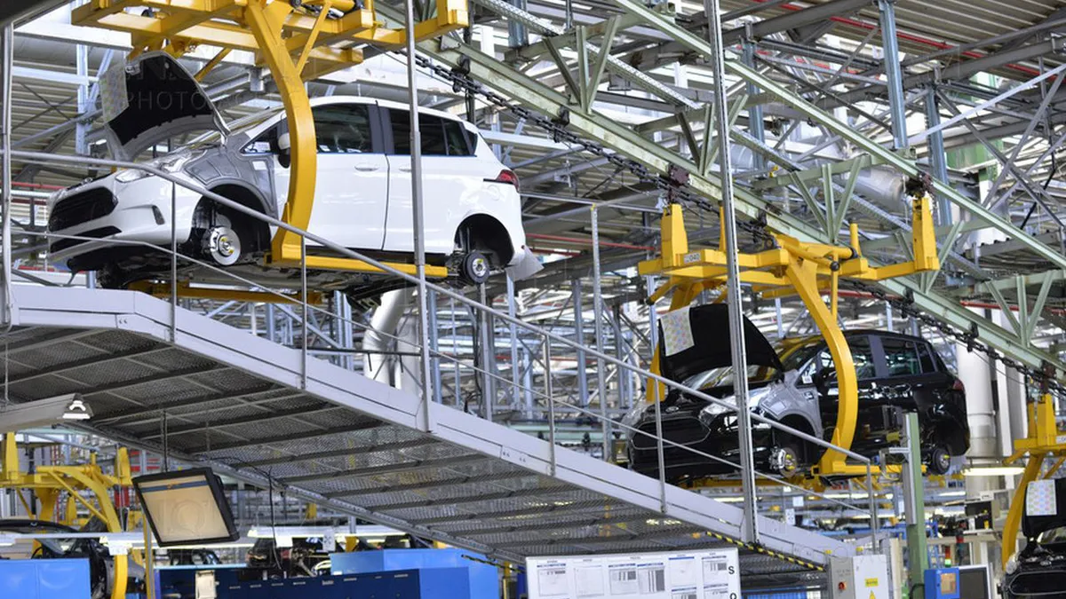 Criza economică nu afectează piața financiară. Producția națională de autoturisme a crescut cu 27,7% în 2022