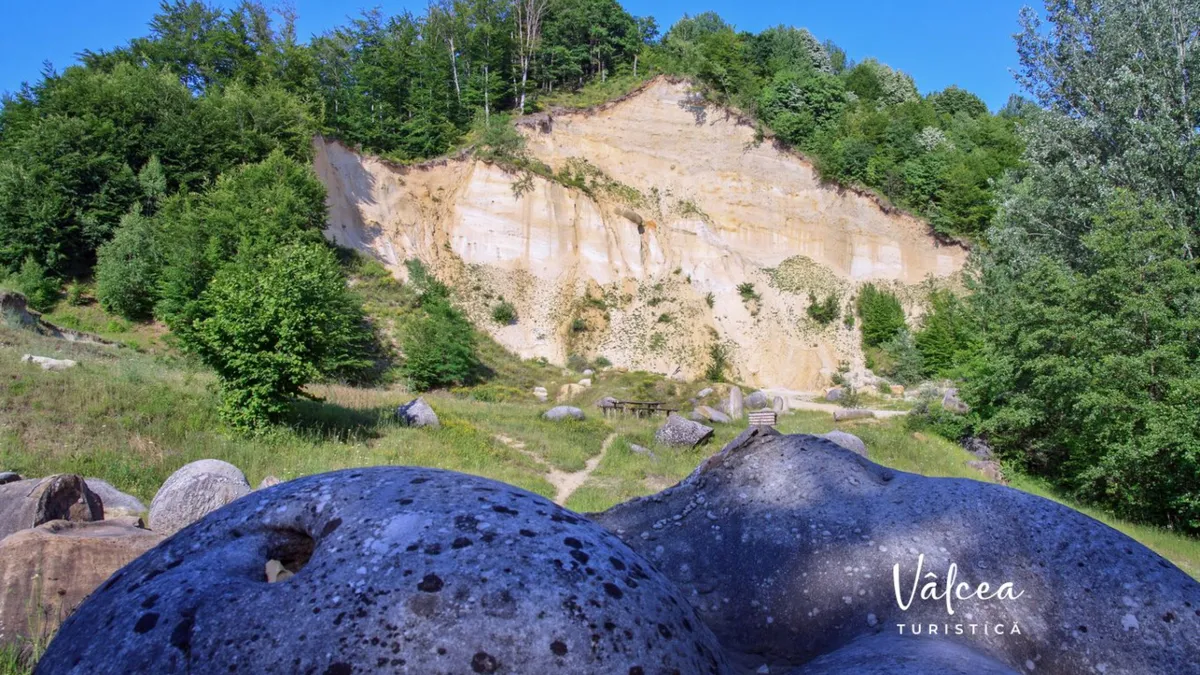 Comoara ascună în Județul Vâlcea! „Trovanții” miracolul naturii din comuna Costești