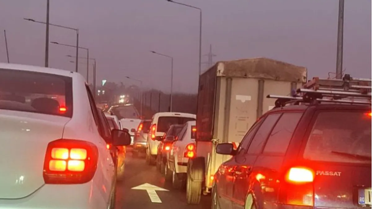 Nici bine nu s-a deschis Pasajul din Domnești că a început haosul. Traficul este infernal