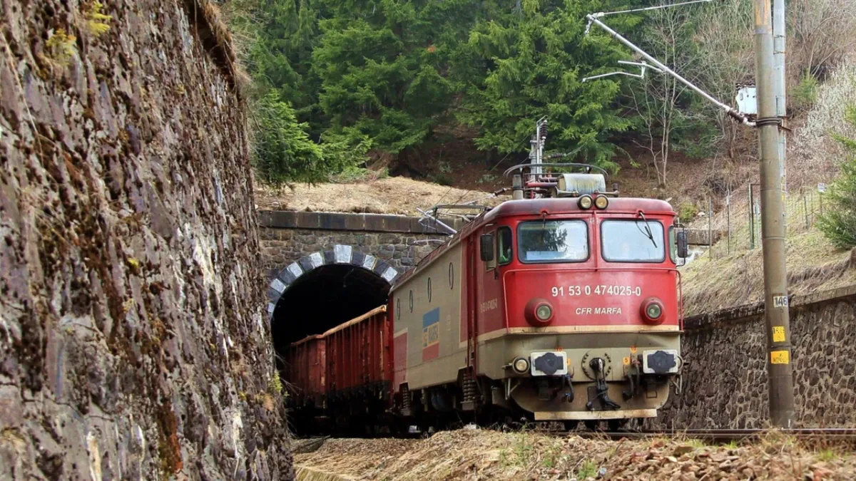 Cel mai lung tunel feroviar din România va avea 10 kilometri! Va fi situat între Azuga și Timișul de Sus