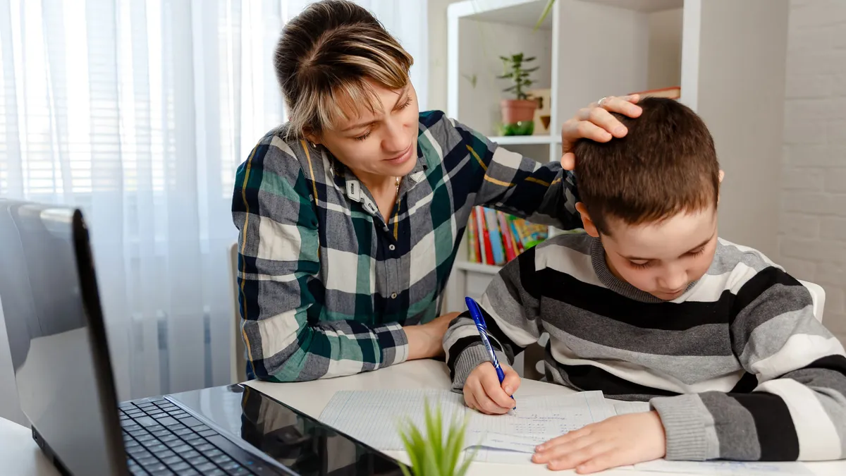 Un sondaj INSCOP a testat încrederea românilor în generația viitoare. Cum va arăta România condusă de copiii de azi, conform răspunsurilor