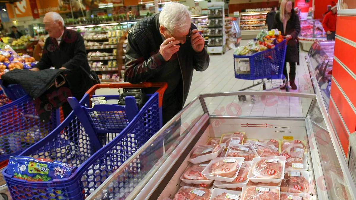 Masa de Crăciun, mult mai scumpă anul acesta. Se anunţă noi creşteri de preţuri în decembrie