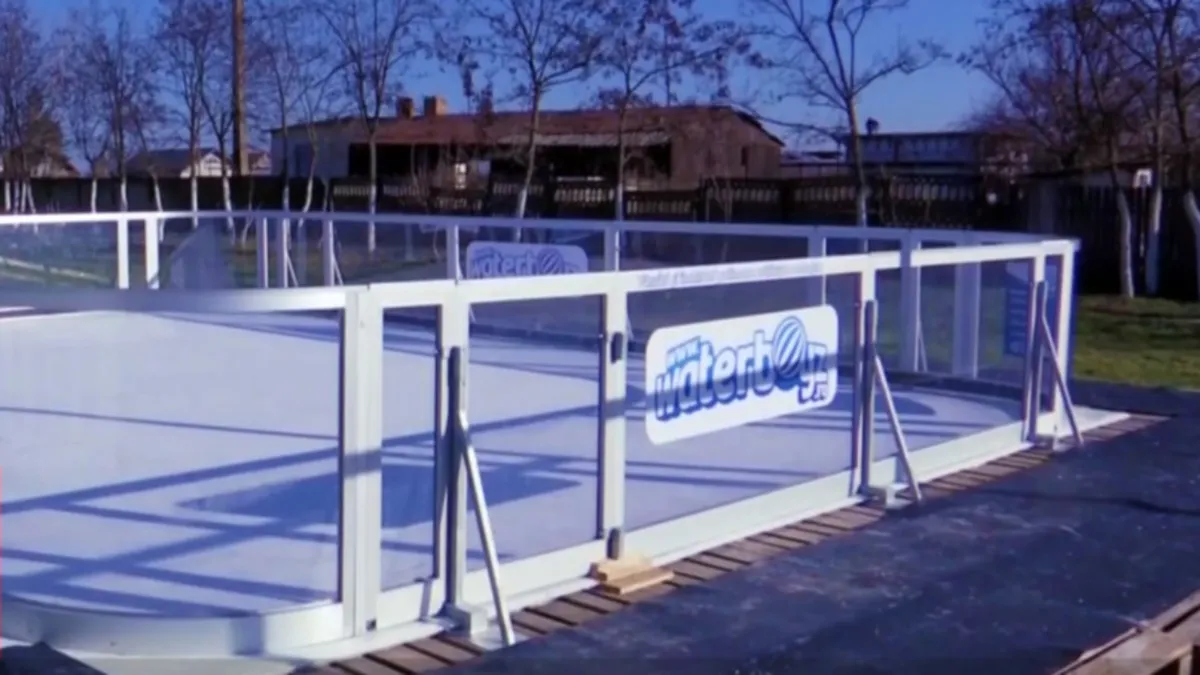 Străzile stau neasfaltate, iar localnicii sunt revoltați! Comuna din Dolj care a investit peste 100.000 de lei pentru un patinoar