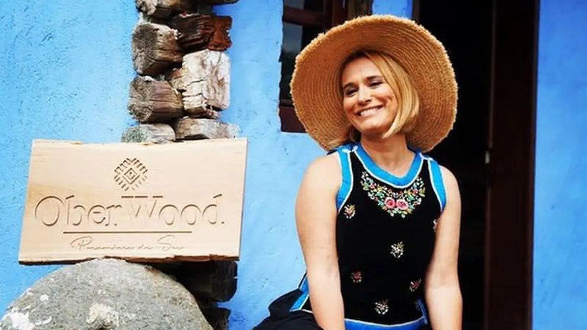 Andreea Esca cere 350 de lei pentru o noapte de cazare la pensiunea pe care o deține