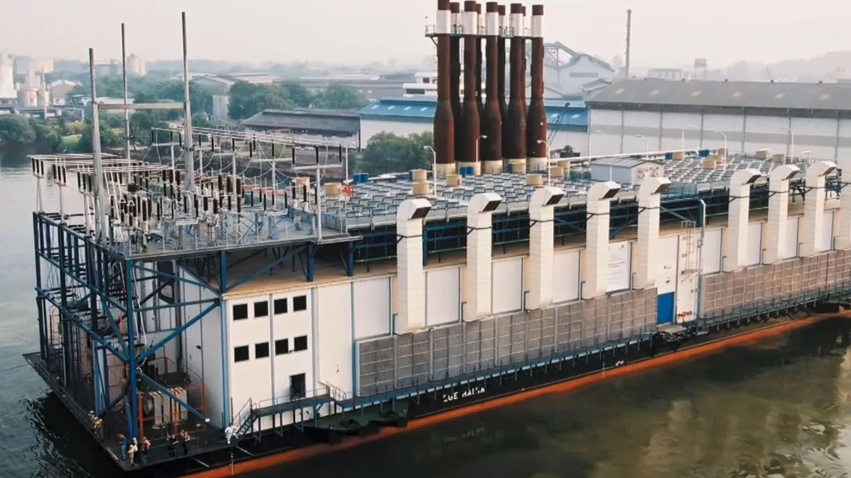 Soluția prin care Turcia vrea să salveze sistemul energetic din Ucraina: centralele plutitoare care să fie amplasate în România