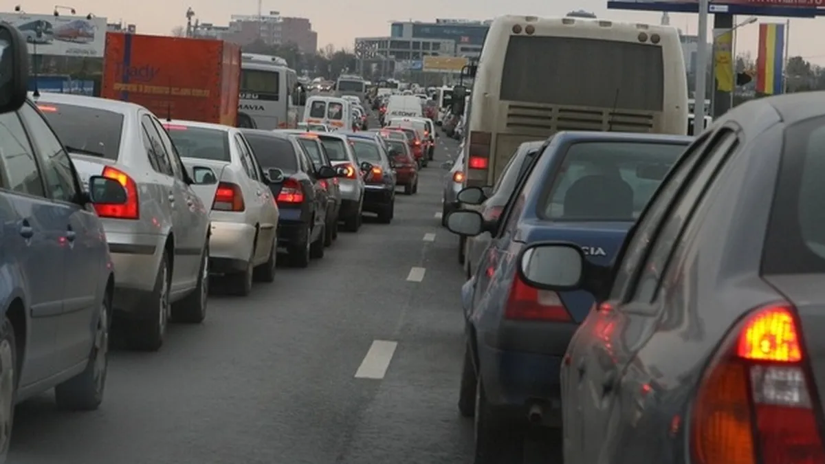 Trafic de coșmar pe DN1. Românii pleacă la munte, în ciuda vremii severe