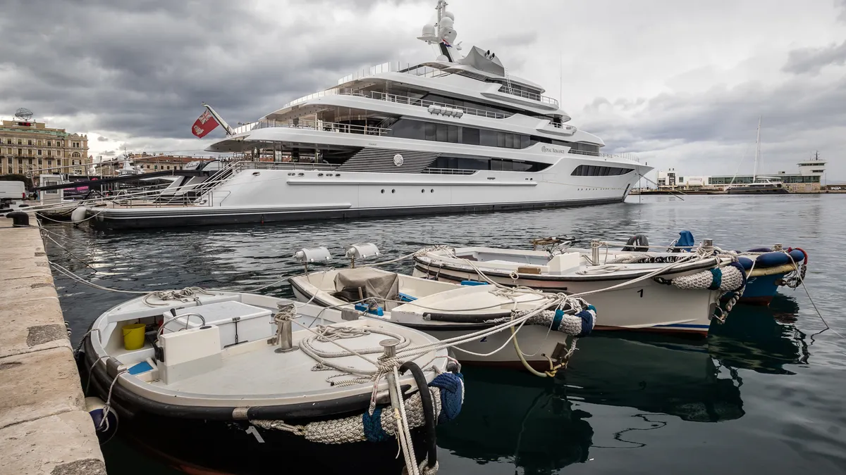 Superyachtul unui apropiat al lui Putin va fi scos la vânzare. Banii vor merge spre puşculiţa lui Zelenski