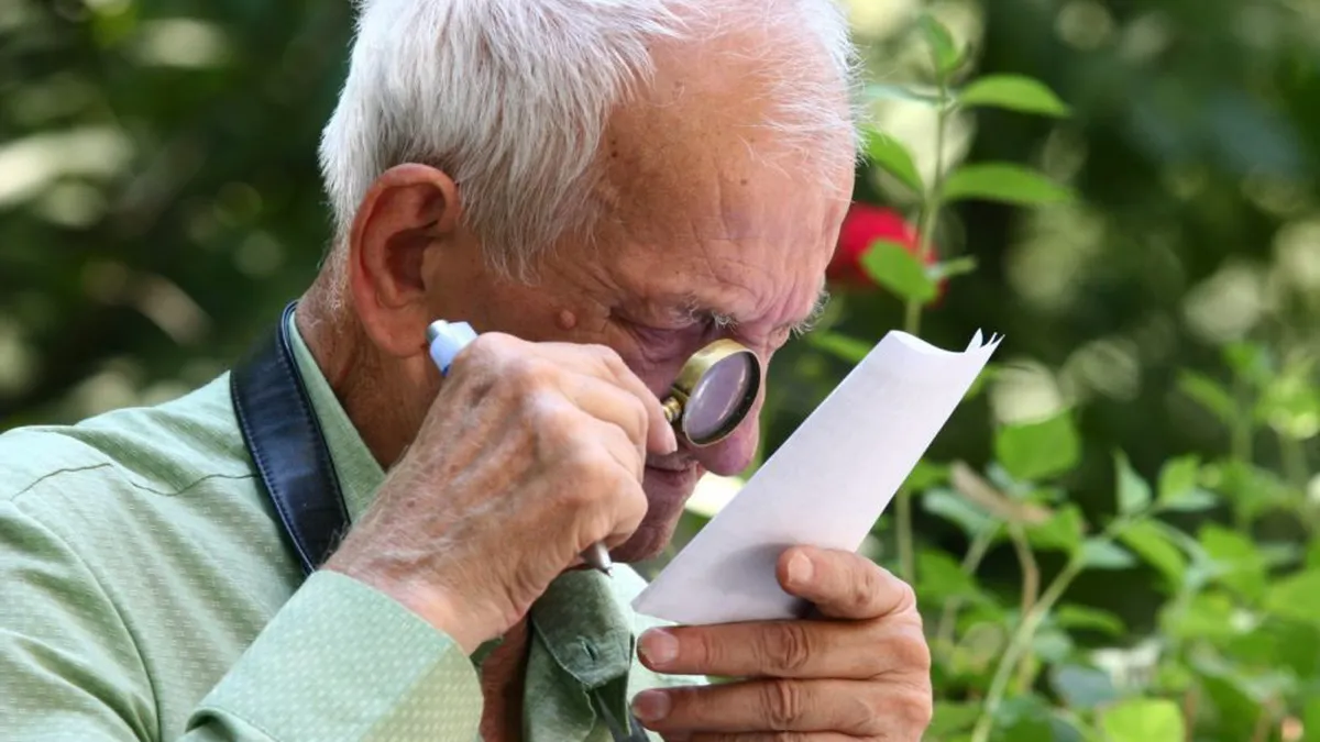 Veşti triste pentru pensionarii din România. Ar putea primi mai puțini bani începând cu anul viitor