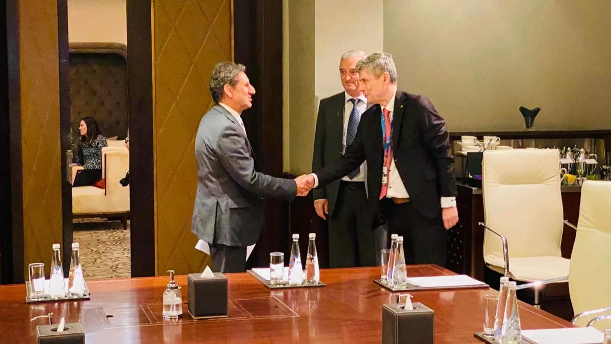 Hidroelectrica și Masdar au bătut palma. Ministrul Energie pregătește un parteneriat cu Emiratele Arabe Unite pentru energie regenerabilă.